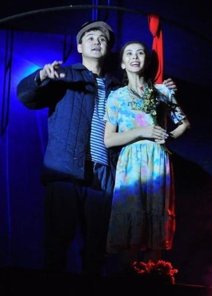 Тополек мой в красной косынке